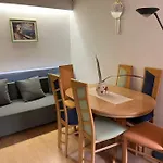 Schoene Und Gemuetliche Wohnung